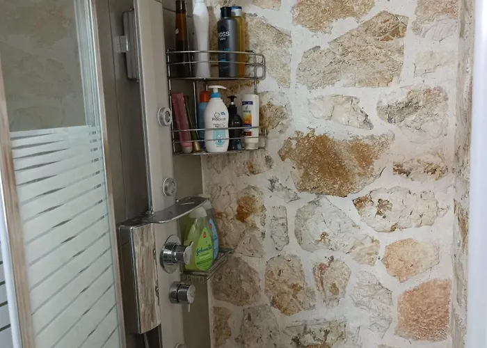 Vako Vathi (Meganisi)